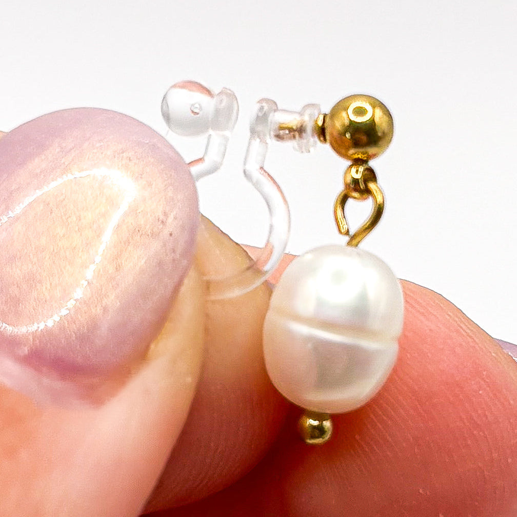 Pearl Drop – Vergoldete Süßwasserperlen Ohrclips ohne Ohrlöcher