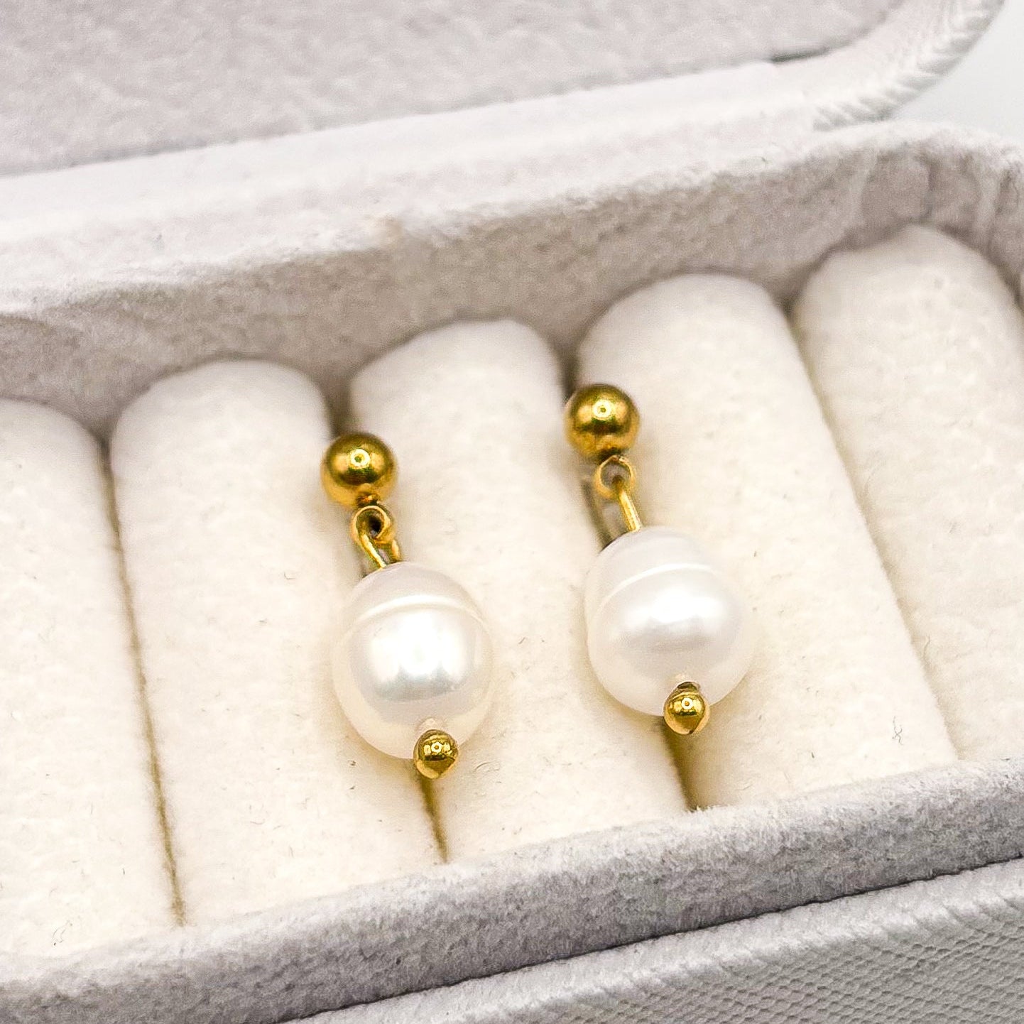 Pearl Drop – Vergoldete Süßwasserperlen Ohrclips ohne Ohrlöcher