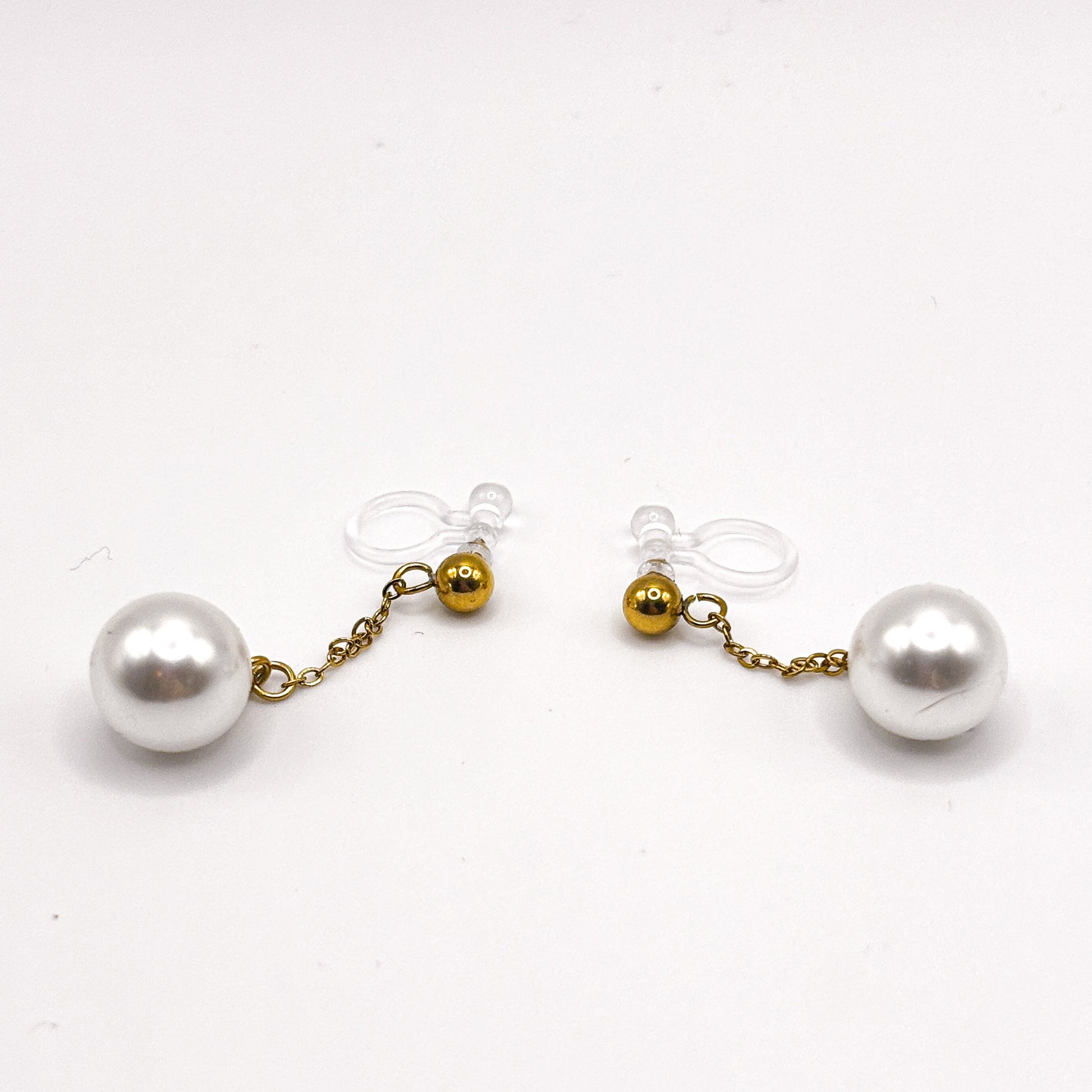 Pearl Dangle – Hängende Perlen Ohrclips ohne Ohrlöcher