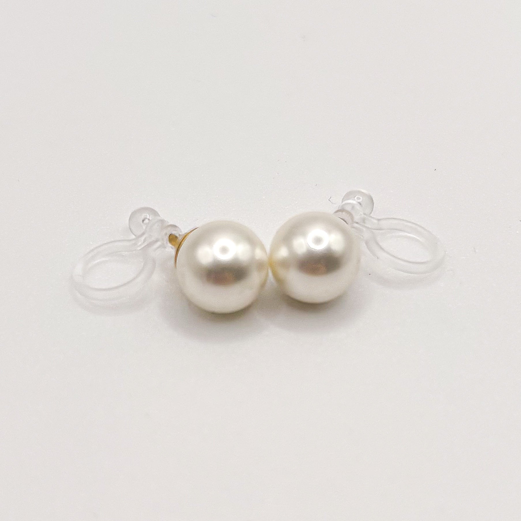 Pearl Stud – Runde Süßwasserperlen Ohrclips ohne Ohrlöcher