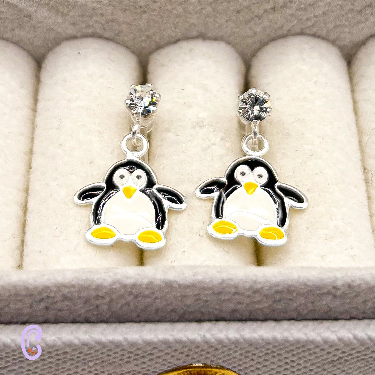 Hanging penguin ear clips for children – Painless without ear piercing