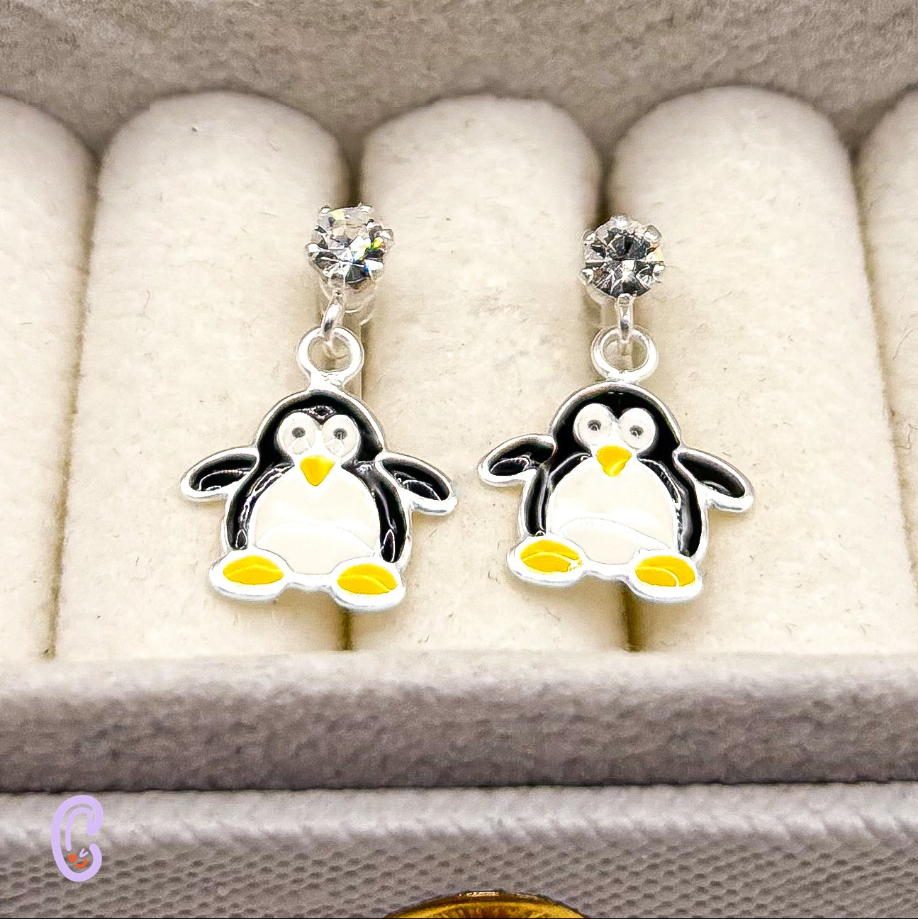 Hanging penguin ear clips for children – Painless without ear piercing