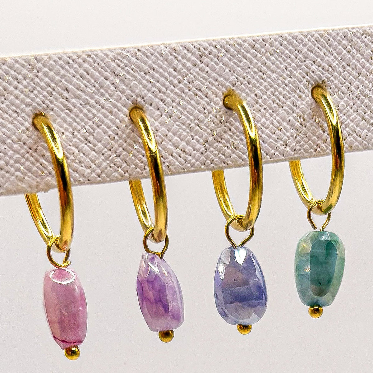 Pastel Pearl Charms – Kunstperlen-Anhänger für Creolen in 4 Farben