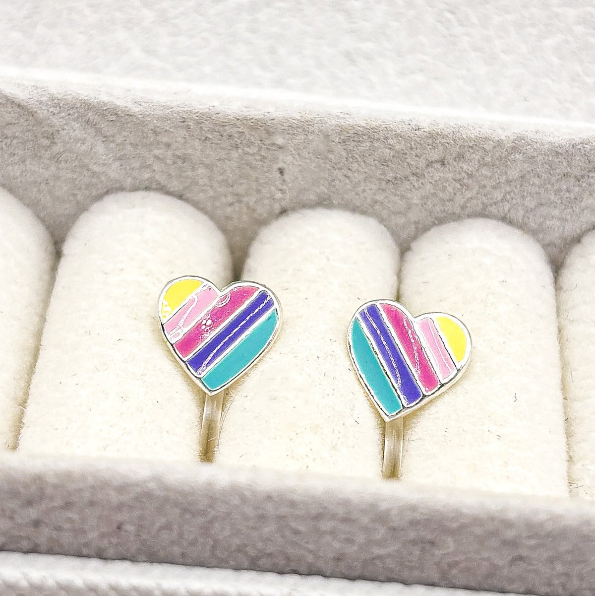 Regenbogen Herz Ohrclips für Kinder – Schmerzfrei ohne Ohrlöcher