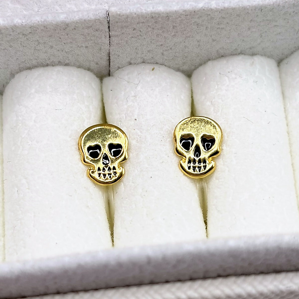 Totenkopf Ohrclips Gold